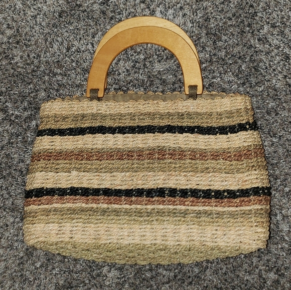 Faded Glory| Woven Texture and Wooden Handled Purse - Picture 1 of 8